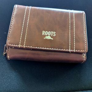 Unisex Roots wallet with change pocket